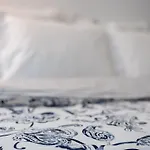 Kissen-appartement Im Historischen Zentrum By Interhome Aveiro