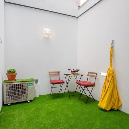 Kissen-appartement Im Historischen Zentrum By Interhome * Aveiro